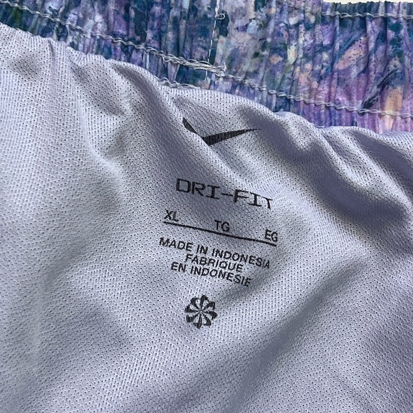 Nike Women's Summer Print Tempo Shorts in Purple Size:XL NWT - Picture 9 of 14